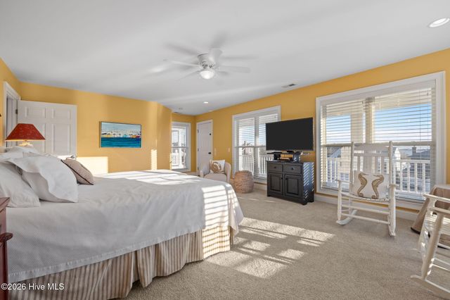 2208 Evans Street, Morehead City, NC 28557