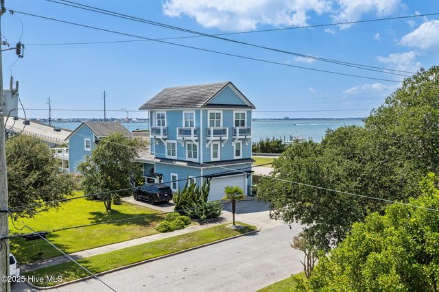 2208 Evans Street, Morehead City, NC 28557