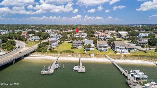 2208 Evans Street, Morehead City, NC 28557