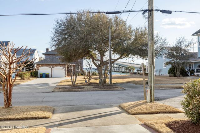 2208 Evans Street, Morehead City, NC 28557