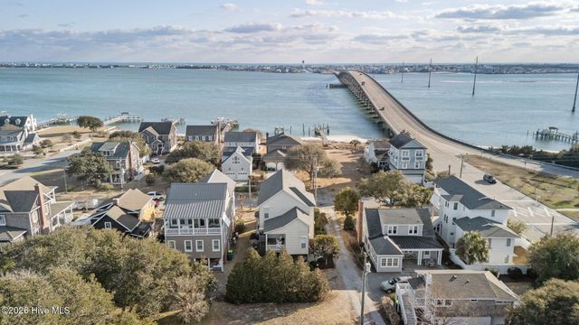 2208 Evans Street, Morehead City, NC 28557