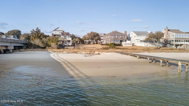 2208 Evans Street, Morehead City, NC 28557