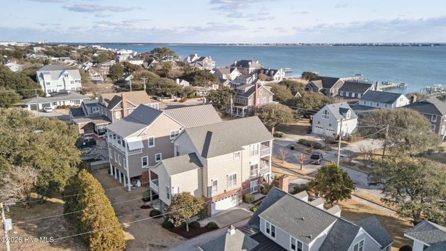 2208 Evans Street, Morehead City, NC 28557