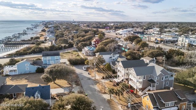 2208 Evans Street, Morehead City, NC 28557