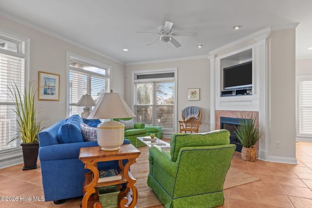 2208 Evans Street, Morehead City, NC 28557