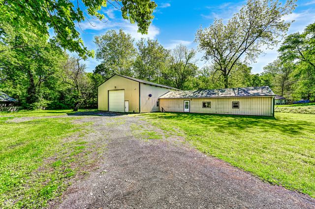 8740 Huggin Hollow Road, Martinsville, IN 46151