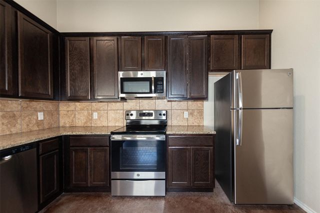 245 Joanne LOOP B, Buda, TX 78610