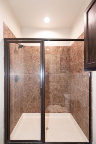 245 Joanne LOOP B, Buda, TX 78610