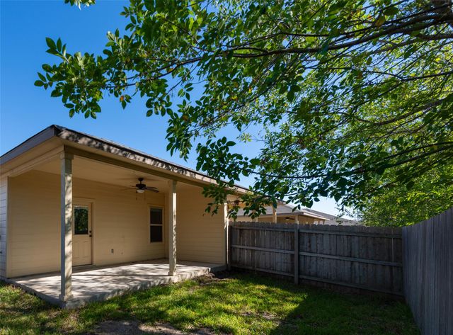 245 Joanne LOOP B, Buda, TX 78610