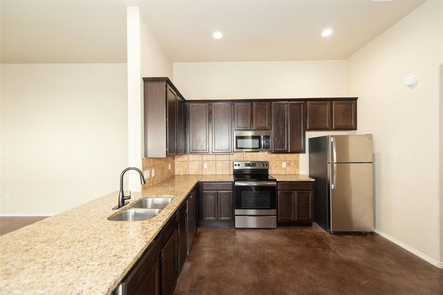 245 Joanne LOOP B, Buda, TX 78610