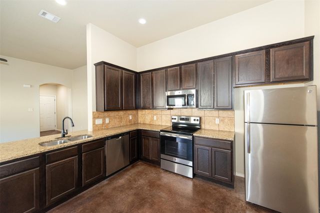 245 Joanne LOOP B, Buda, TX 78610