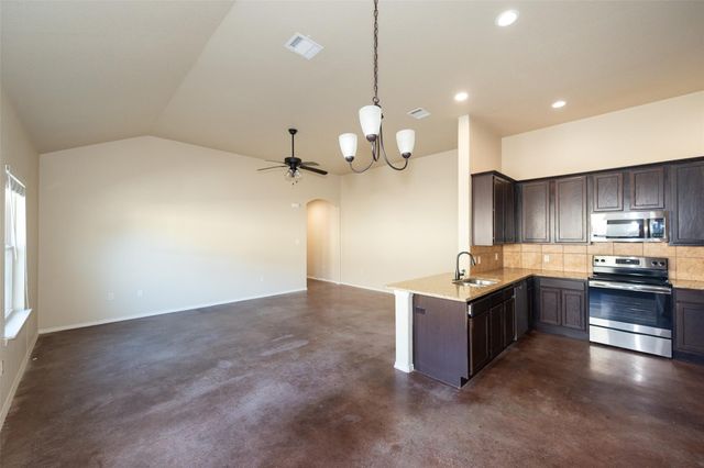 245 Joanne LOOP B, Buda, TX 78610