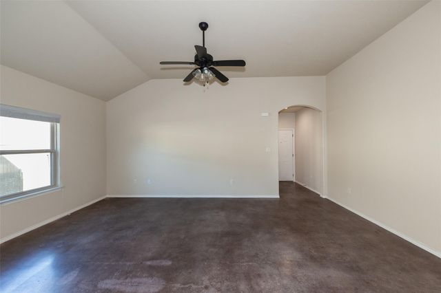 245 Joanne LOOP B, Buda, TX 78610