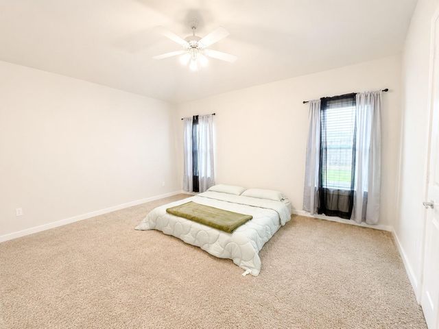 323 Bennett Street, Angleton, TX 77515