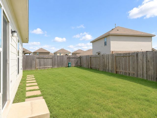 323 Bennett Street, Angleton, TX 77515