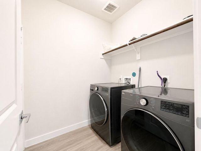 323 Bennett Street, Angleton, TX 77515