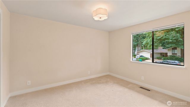 7520 86th Avenue SE, Mercer Island, WA 98040