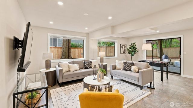 7520 86th Avenue SE, Mercer Island, WA 98040