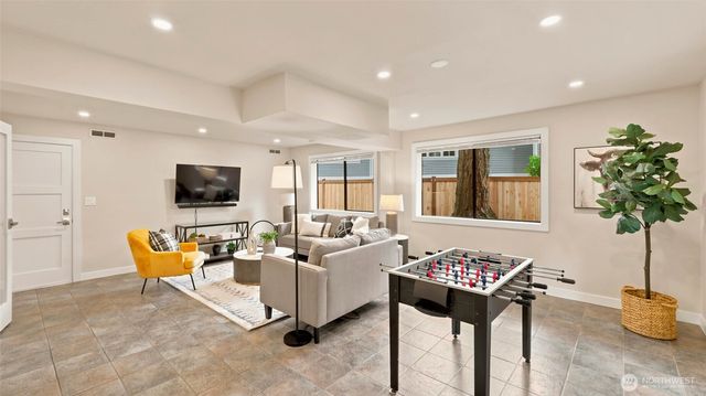 7520 86th Avenue SE, Mercer Island, WA 98040