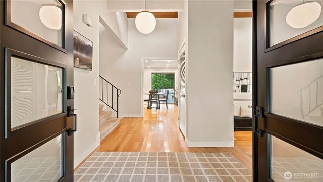 7520 86th Avenue SE, Mercer Island, WA 98040