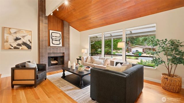 7520 86th Avenue SE, Mercer Island, WA 98040