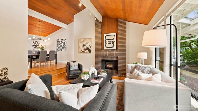 7520 86th Avenue SE, Mercer Island, WA 98040