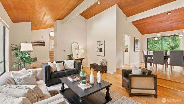 7520 86th Avenue SE, Mercer Island, WA 98040