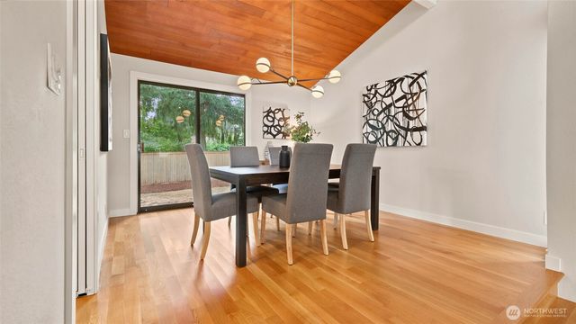 7520 86th Avenue SE, Mercer Island, WA 98040