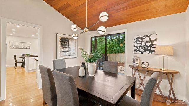 7520 86th Avenue SE, Mercer Island, WA 98040