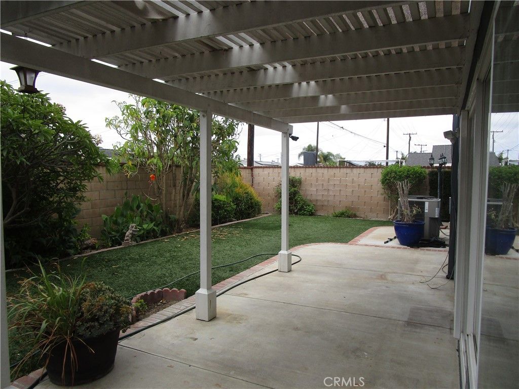 Image 3 of property listing at 6598 Reefton, Cypress, CA 90630