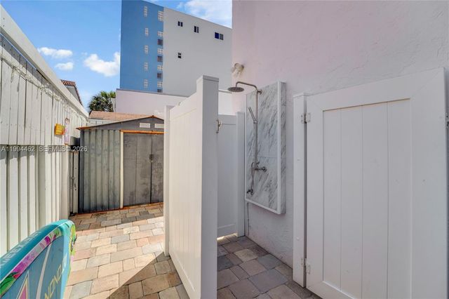 335 Virginia Street, Hollywood, FL 33019