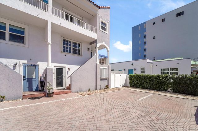 335 Virginia Street, Hollywood, FL 33019