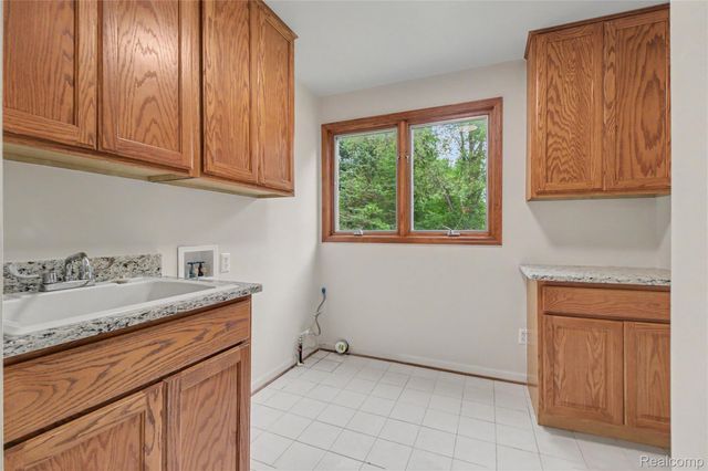 2240 Hidden Lake Trail, Ortonville Village, MI 48462
