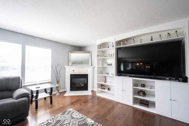 2385 S Moeller Circle, New Palestine, IN 46163