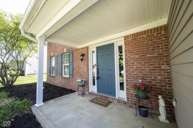 2385 S Moeller Circle, New Palestine, IN 46163