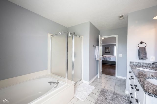 2385 S Moeller Circle, New Palestine, IN 46163