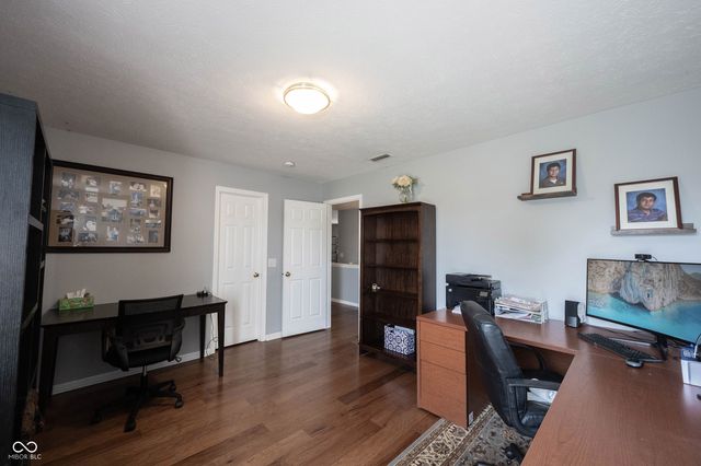 2385 S Moeller Circle, New Palestine, IN 46163