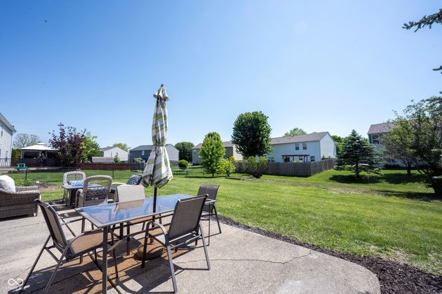 2385 S Moeller Circle, New Palestine, IN 46163