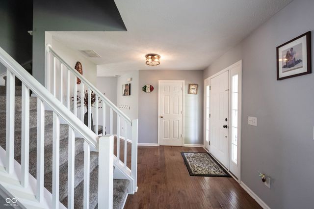 2385 S Moeller Circle, New Palestine, IN 46163