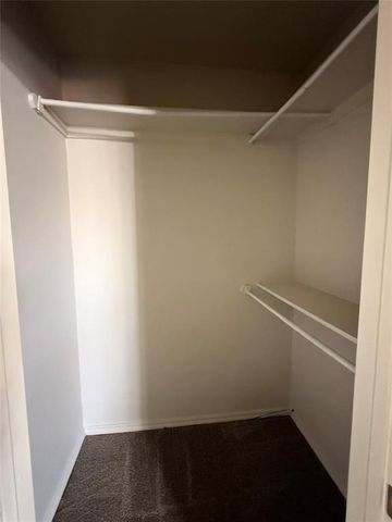 605 E Greenwood Lane, Mustang, OK 73064