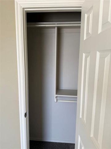 605 E Greenwood Lane, Mustang, OK 73064