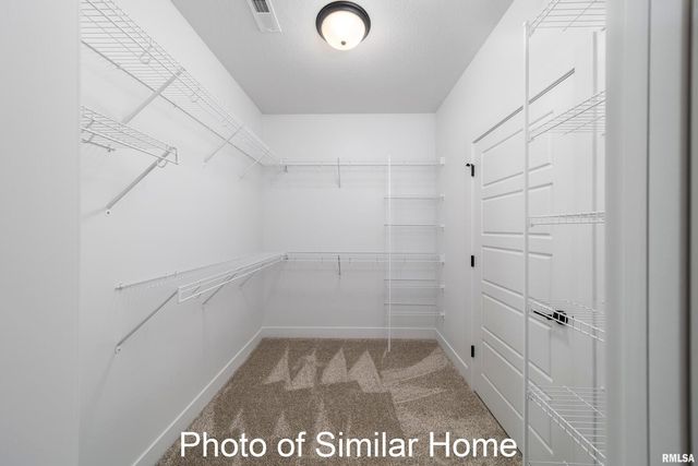 452 N 4TH Avenue, Eldridge, IA 52748