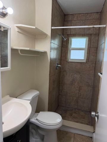 1436 NW 3rd Court 1, Fort Lauderdale, FL 33311