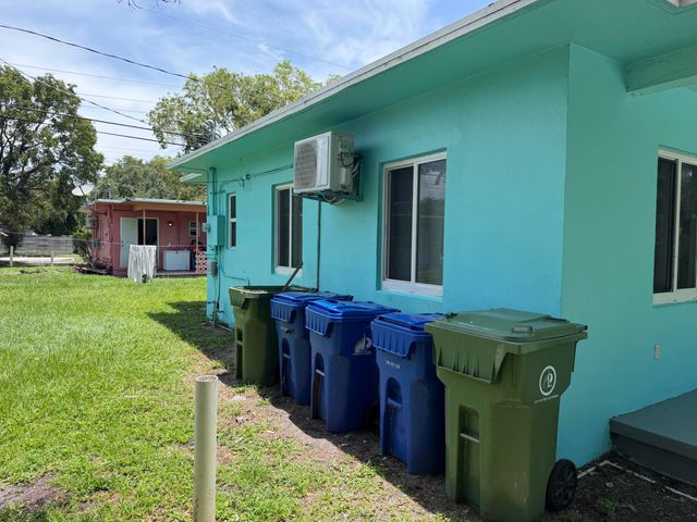 1436 NW 3rd Court 1, Fort Lauderdale, FL 33311