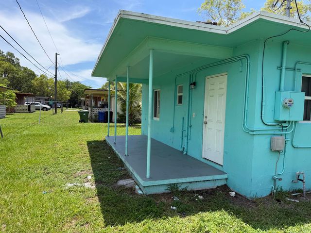 1436 NW 3rd Court 1, Fort Lauderdale, FL 33311