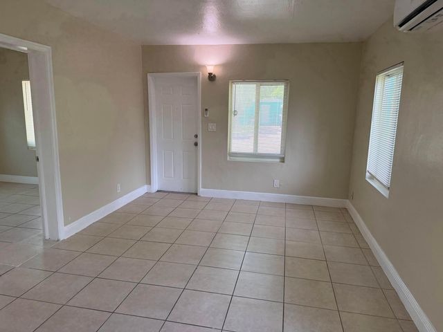 1436 NW 3rd Court 1, Fort Lauderdale, FL 33311