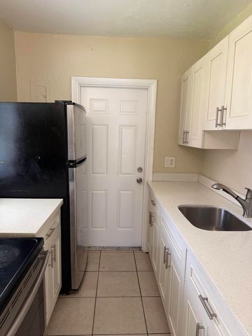 1436 NW 3rd Court 1, Fort Lauderdale, FL 33311