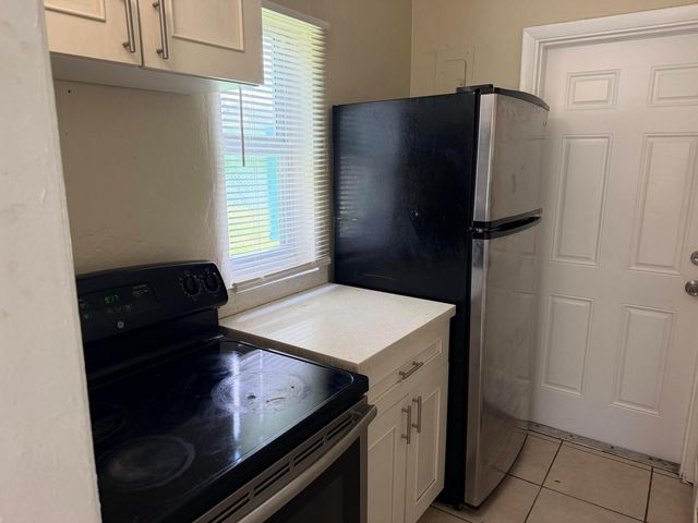 1436 NW 3rd Court 1, Fort Lauderdale, FL 33311