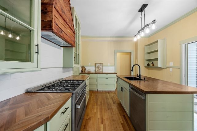 48 Union St, Rockland, MA 02370