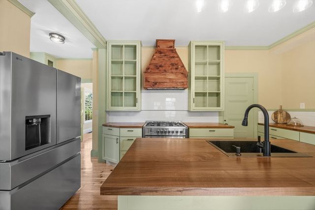 48 Union St, Rockland, MA 02370